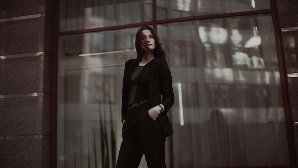 Bien choisir un tailleur pantalon femme pour cérémonie mariage