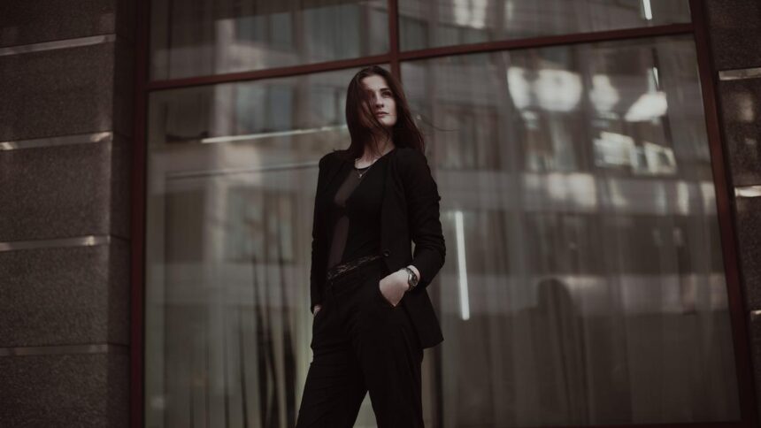 Bien choisir un tailleur pantalon femme pour cérémonie mariage