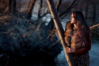 découvrez l'essence de l'élégance avec notre sélection exquise de vêtements, accessoires et inspirations. plongez dans un univers où le raffinement et le style se rencontrent pour sublimer votre silhouette et votre quotidien.