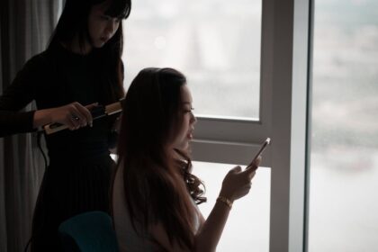 découvrez notre large sélection de fers à friser pour des boucles parfaites et durables. que vous souhaitiez des ondulations légères ou des boucles serrées, nos fers à friser vous aideront à créer des coiffures tendance en un rien de temps.