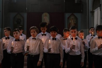 découvrez l'élégance intemporelle des nœuds papillon. que ce soit pour un événement spécial ou pour ajouter une touche raffinée à votre tenue quotidienne, trouvez le nœud papillon parfait qui exprimera votre style unique.