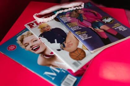 découvrez les dernières tendances de la mode des célébrités. inspirez-vous des looks audacieux et raffinés des stars sur le tapis rouge et dans la vie quotidienne. restez à la pointe de la mode avec nos conseils et astuces exclusifs!
