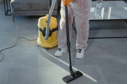 découvrez l'importance de la désinfection dans la lutte contre les germes et les bactéries. apprenez les meilleures pratiques pour assurer un environnement sain et sécurisé tant à la maison qu'au travail.