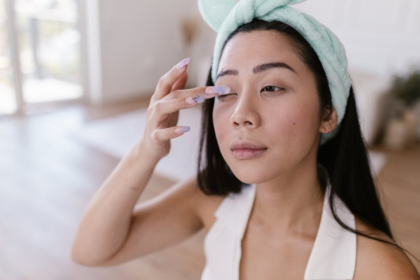 découvrez nos conseils de maquillage pour illuminer votre beauté naturelle. apprenez des techniques simples et efficaces pour sublimer votre look au quotidien, que ce soit pour une occasion spéciale ou pour votre routine habituelle.