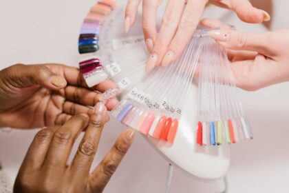 découvrez les dernières tendances mode qui font sensation cette saison. inspirez-vous des styles incontournables, des couleurs et des motifs qui embellissent votre garde-robe. restez à la pointe de la mode avec nos conseils et astuces pour un look original et stylé.