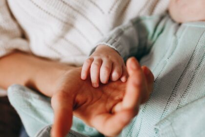 découvrez tout ce qu'il faut savoir sur le trigger finger, une affection courante qui cause un verrouillage des doigts. apprenez les symptômes, les causes, ainsi que les options de traitement et de prévention pour retrouver une mobilité optimale.