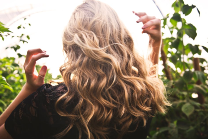 découvrez notre sélection d'extensions capillaires de haute qualité pour un look élégant et volumineux. transformez votre coiffure en quelques minutes avec nos produits faciles à appliquer, disponibles dans une variété de couleurs et de longueurs.