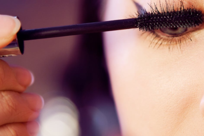 découvrez des techniques et astuces pour améliorer l'éclat de vos yeux. apprenez à accentuer leur beauté naturelle grâce à des conseils de maquillage et aux soins adaptés.