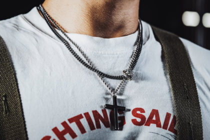 découvrez notre collection unique de colliers croix, alliant élégance et spiritualité. parfaits pour toutes les occasions, ces bijoux intemporels ajoutent une touche spéciale à votre style tout en symbolisant la foi et la protection.
