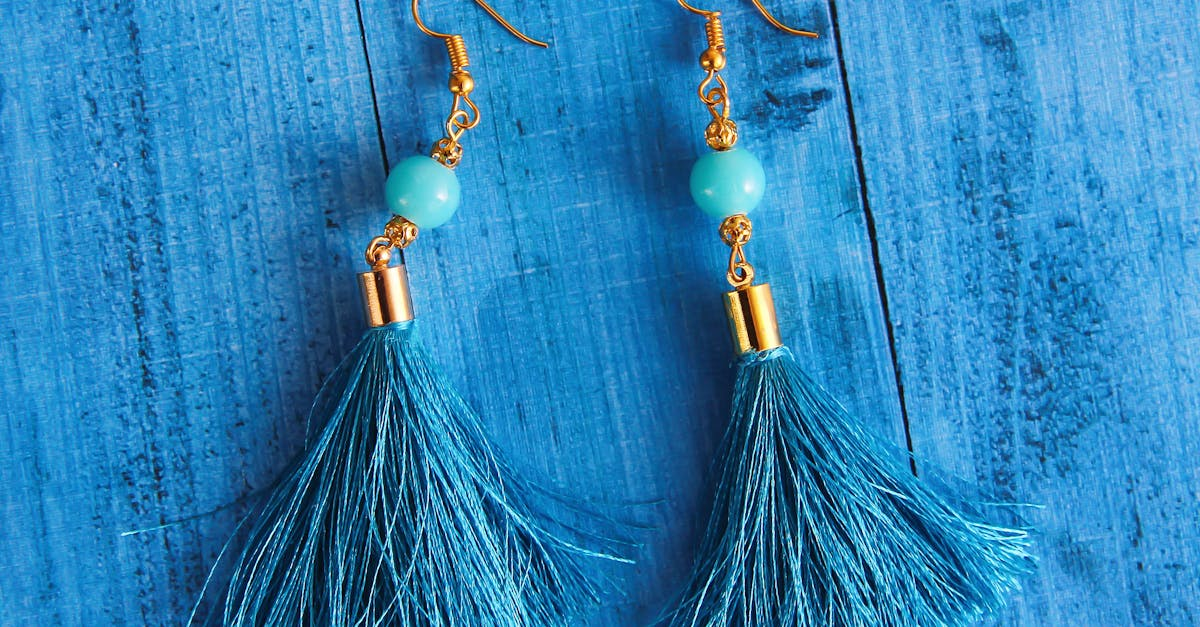 découvrez notre large sélection de bijoux uniques et élégants, parfaits pour toutes les occasions. des créations artisanales aux pièces de créateurs, trouvez le bijou qui illuminera votre style et ajoutera une touche d'éclat à votre look.