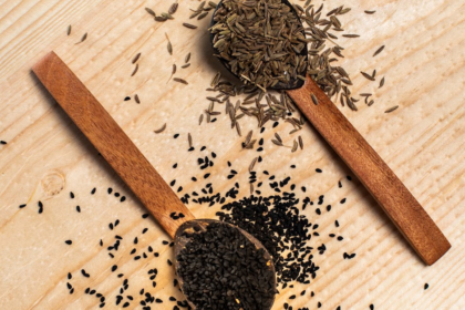 découvrez les bienfaits de la nigelle, une épice aux multiples vertus pour la santé, connue pour ses propriétés anti-inflammatoires et antioxydantes. explorez ses utilisations culinaires et médicinales, et apprenez comment l'intégrer facilement dans votre alimentation quotidienne.