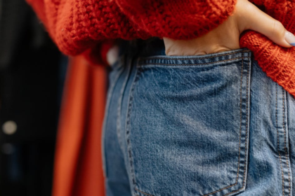 découvrez l'art du layering, une technique de superposition de vêtements qui allie style et confort. apprenez comment créer des looks tendance et adaptés à toutes les saisons grâce à nos conseils pratiques et astuces mode.