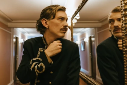 découvrez nos conseils et astuces pour le toilettage de votre moustache. apprenez à entretenir, styliser et prendre soin de votre moustache avec les meilleurs produits et techniques adaptés à tous les types de poils.