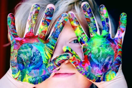 découvrez les bases du mélange des couleurs : apprenez comment combiner différentes teintes pour créer de nouvelles couleurs et maîtriser l’art du color mixing, que ce soit pour la peinture, le design ou la décoration.