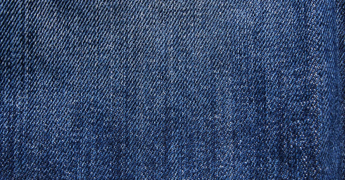 découvrez notre sélection de jeans pour hommes et femmes : coupes variées, styles tendance et confort optimal. trouvez le jean parfait adapté à votre morphologie et à vos envies mode.
