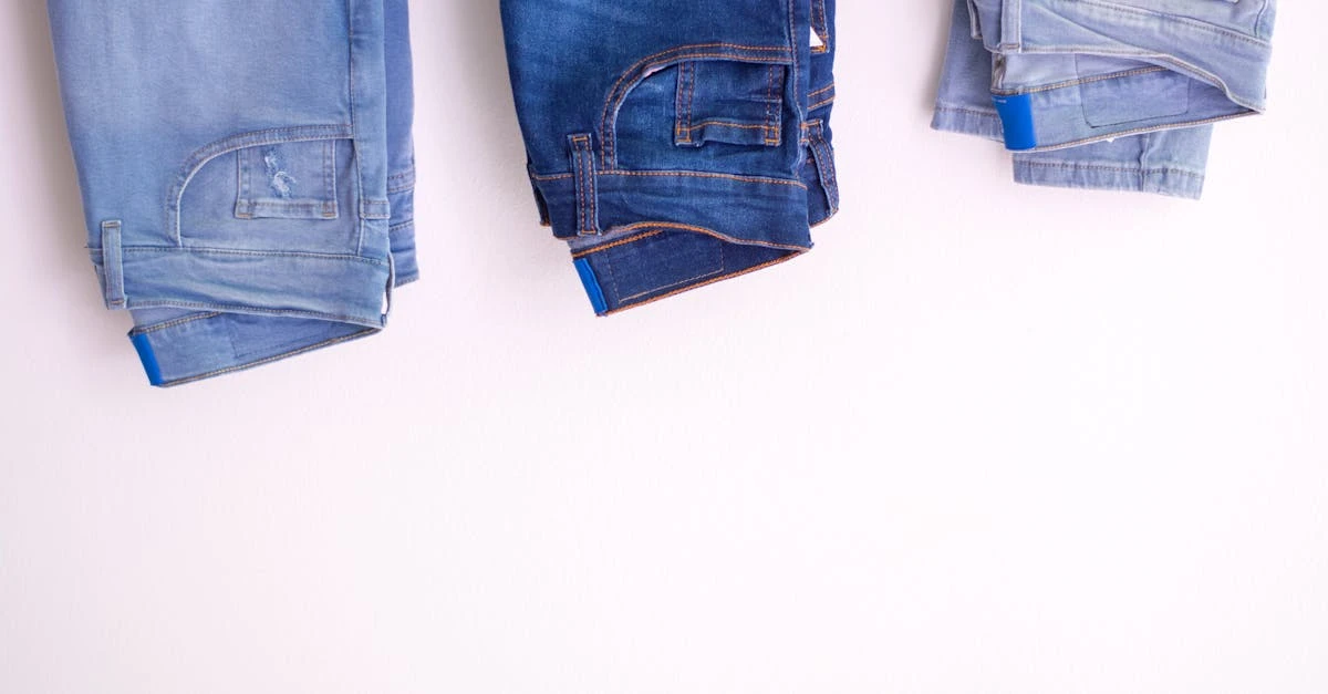découvrez notre collection de jeans tendance pour hommes et femmes : coupes variées, confort optimal et styles adaptés à tous les goûts. renouvelez votre garde-robe avec des jeans de qualité à prix attractif !