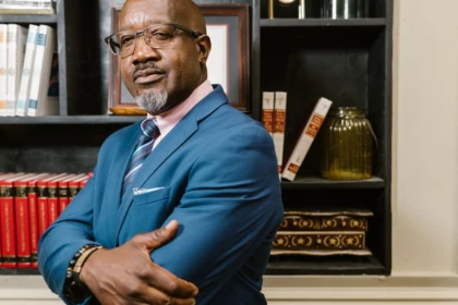 découvrez comment adopter un véritable watch style : conseils pour choisir, porter et assortir vos montres avec élégance à toutes vos tenues. trouvez l'inspiration et les tendances horlogères pour sublimer votre style.