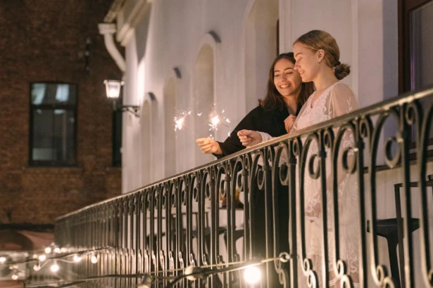 découvrez les meilleures astuces et conseils pour réussir vos rencontres lesbiennes en ligne. trouvez l'amour ou de nouvelles amitiés sur des sites de lesbian dating fiables et sécurisés.