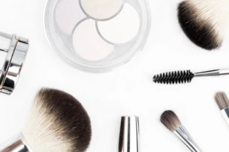 découvrez les dernières tendances en matière de maquillage, conseils d’experts, astuces beauté et tutoriels pour sublimer votre look au quotidien. tout sur le makeup pour tous les styles et occasions.