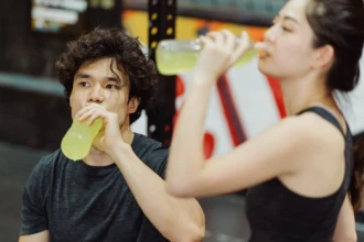 découvrez les meilleures pratiques et conseils en nutrition sportive pour améliorer vos performances, optimiser votre récupération et atteindre vos objectifs de forme physique.