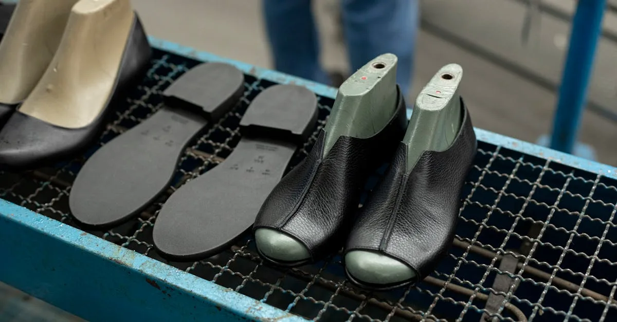 réparation de chaussures en cuir verni craquelé : redonnez-leur éclat et durabilité avec nos services professionnels.