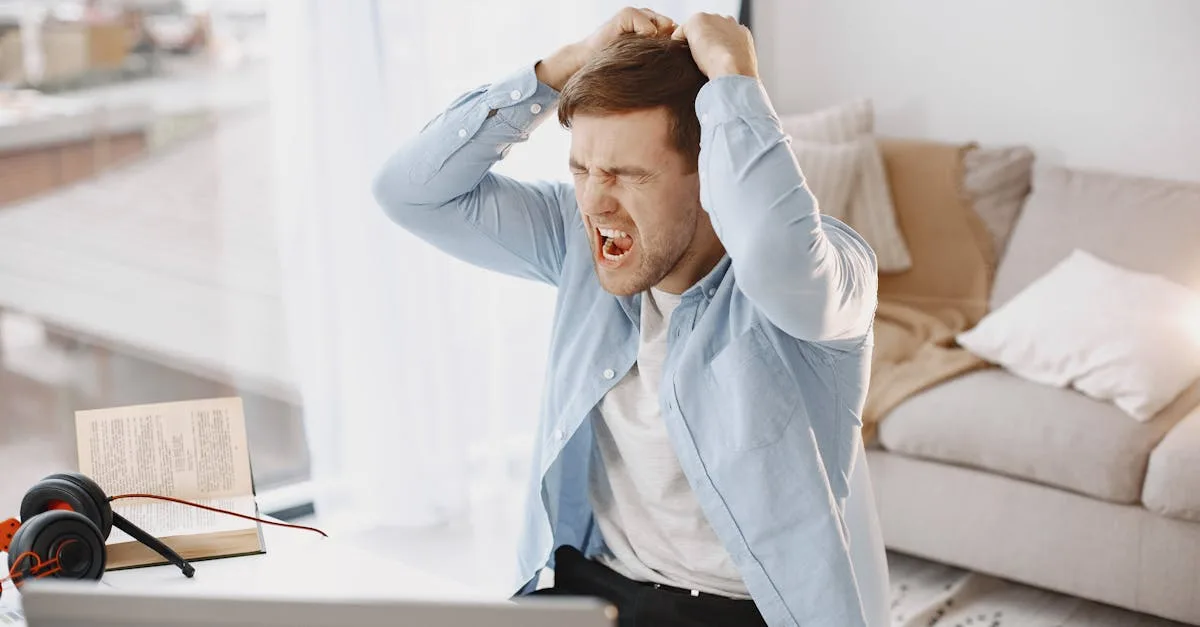 découvrez tout ce qu'il faut savoir sur les arnaques (scams) : comment les reconnaître, les éviter et protéger vos informations personnelles.