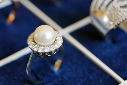 découvrez une collection élégante de bijoux raffinés alliant tradition et modernité pour sublimer votre style au quotidien.