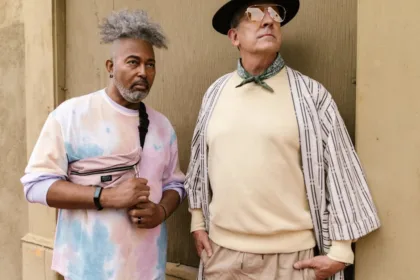 découvrez des idées de tenues pour hommes parfaites pour coachella, alliant style, confort et tendance pour profiter pleinement du festival.