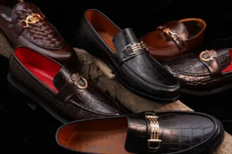 découvrez notre collection élégante de loafers, alliant confort et style intemporel pour toutes les occasions.