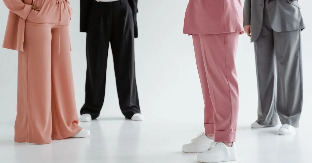 découvrez comment choisir la longueur parfaite de pantalon pour un style impeccable et un confort optimal.