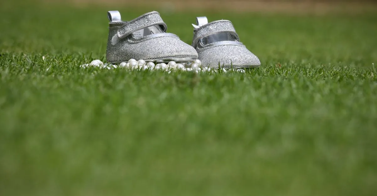 découvrez notre collection adorable de chaussures pour bébé, alliant confort et style pour les premiers pas de votre enfant.