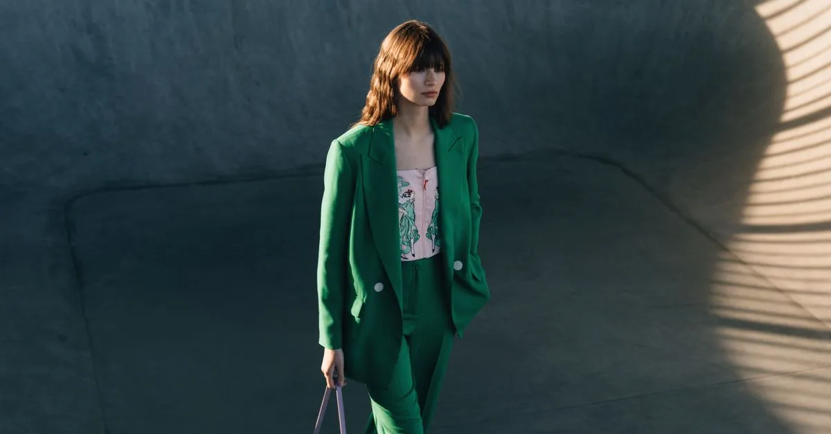 découvrez farfetch, la plateforme de mode de luxe en ligne qui rassemble les meilleures marques, créateurs et boutiques du monde entier pour une expérience shopping unique.