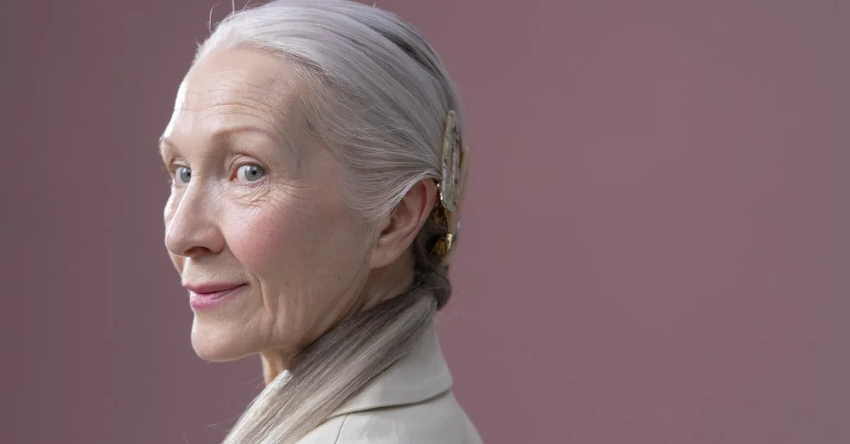 découvrez des coiffures élégantes et adaptées aux cheveux fins pour les femmes de plus de 60 ans, mettant en valeur votre beauté naturelle avec style et fraîcheur.