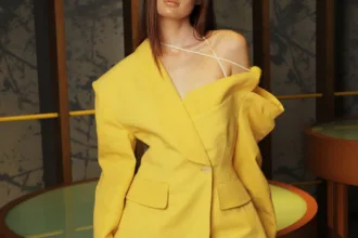 découvrez la tendance pantyless : un style audacieux et libérateur qui gagne en popularité pour un look moderne et confiant.