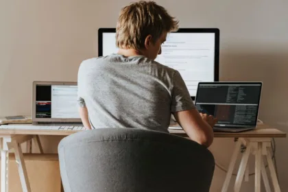 améliorez votre efficacité avec nos conseils et outils pour optimiser la productivité numérique au quotidien.